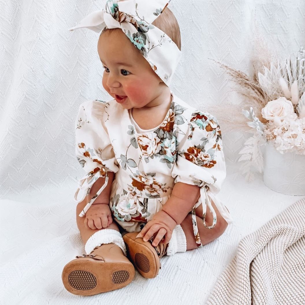 Tan hot sale baby boots