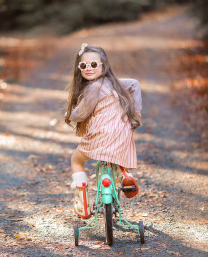 Flower sunglasses with uv protective lenses 